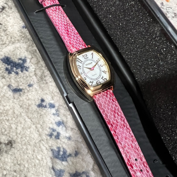 Brand new pink gossip watch in box - Picture 5 of 5
